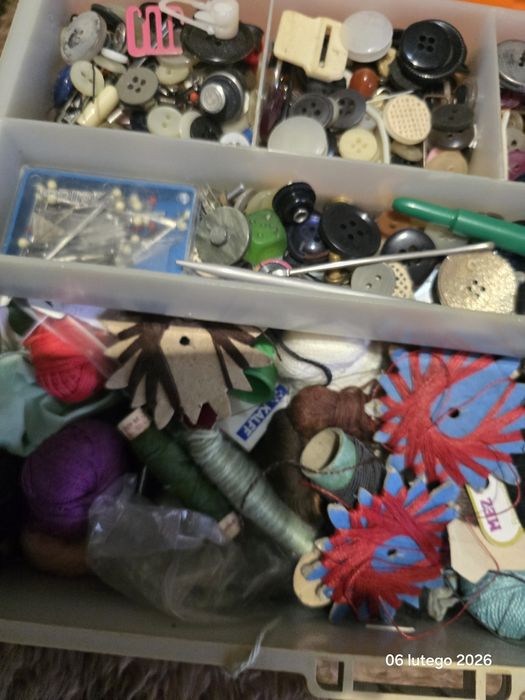 Zestaw nici w kasece