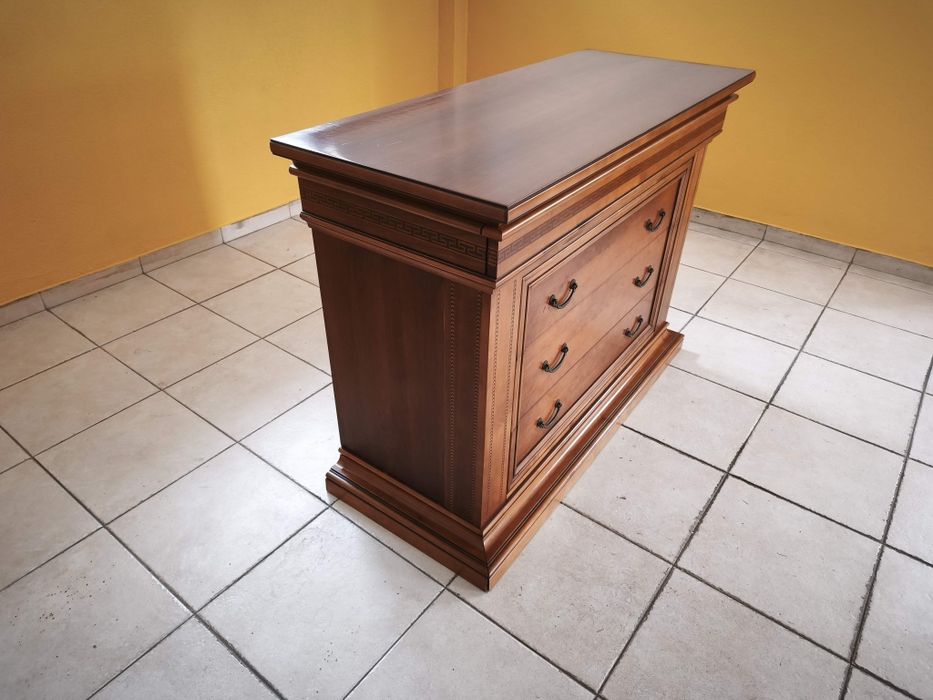 Comoda de quarto em cerejeira com espelho