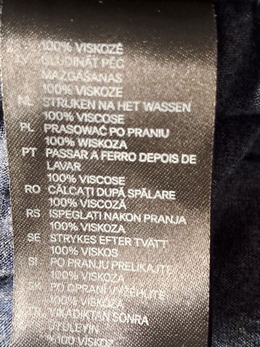 Wyprzedaż jesienna. Długa spódnica firmy BASIC.