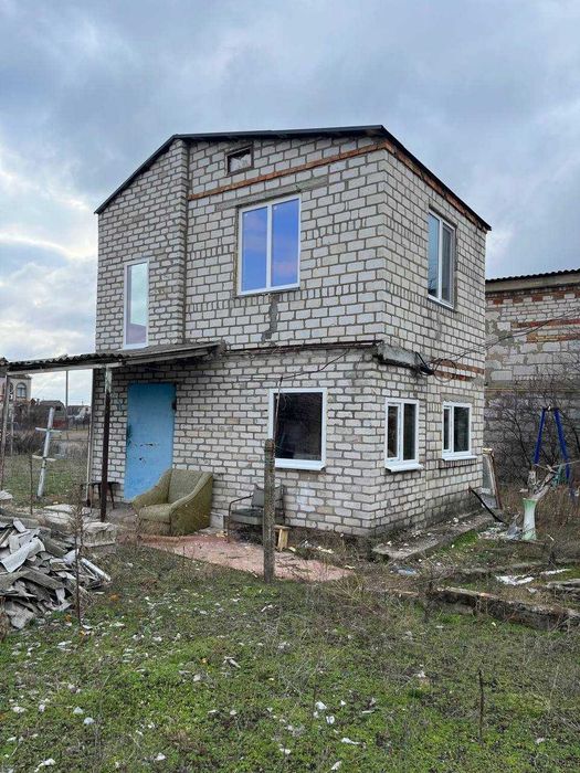 Продам  2-х эт. дачу с приватизированным участком за  Матвеевкой