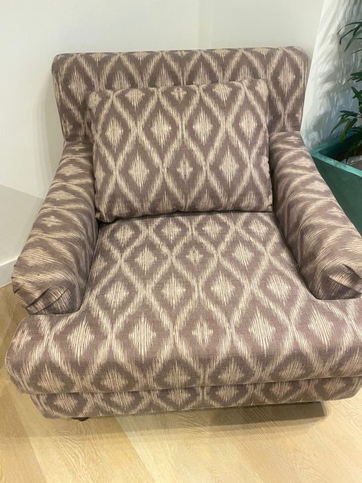 2 cadeirões de tecido