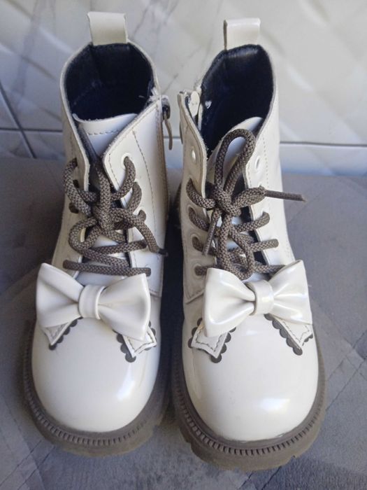 Взуття осіннє для дівчинки