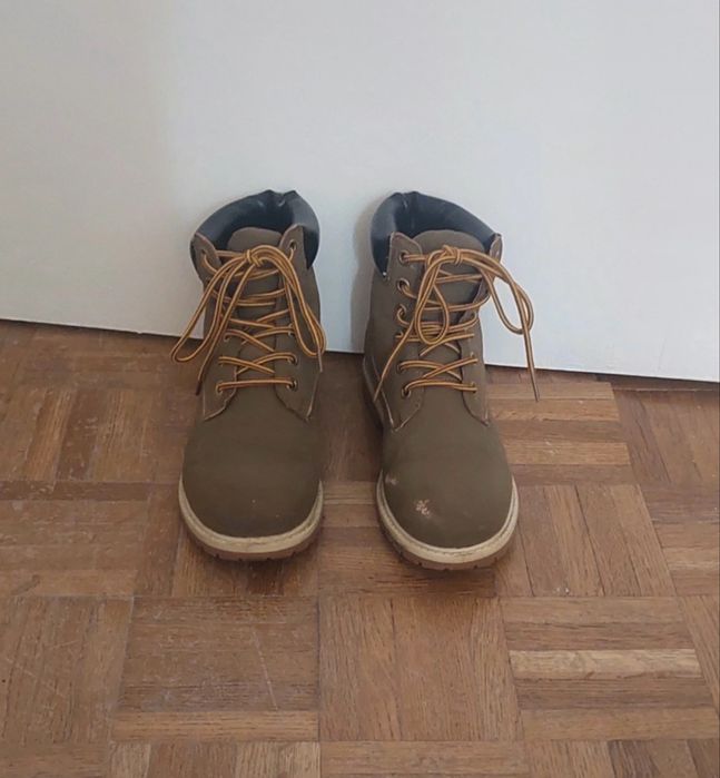 Ciepłe skórzane buty zimowe 36