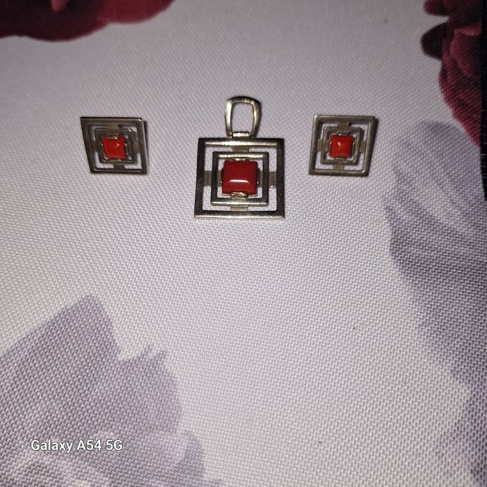 Komplet srebrny z koralem