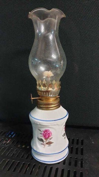 Vintage Oil Lamp - New Item