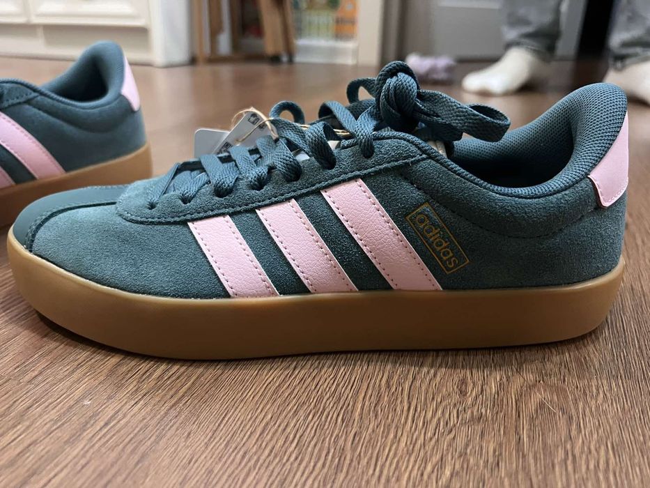 Кросівки Adidas нові