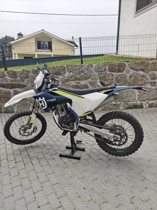 Husqvarna FE 250 matriculada