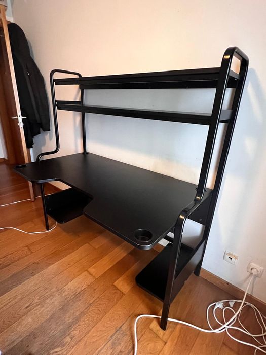 Fredde Desk64740309938435120