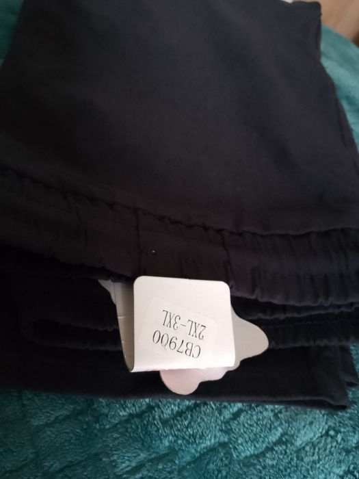 Nowe spodnie 2xl ciemny granat na gumce 3/4 nogawka