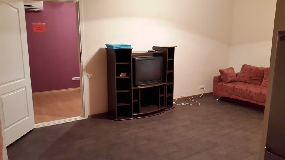 2х.ком.квартира.Центр, почасово3ч.600грн,м.печерская 3мин.ул.алмазова.