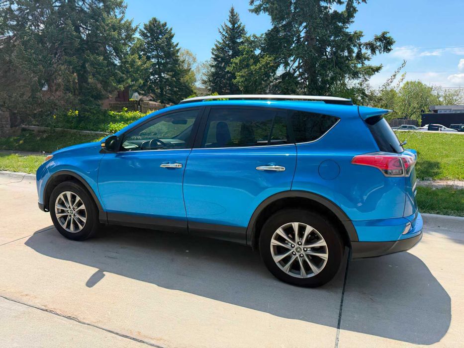 Toyota RAV4 Limited      2018