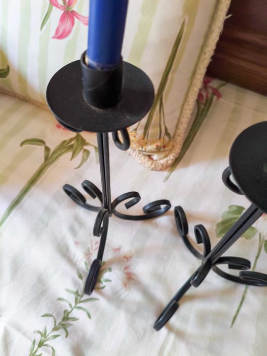 Lote de Castiçais Rústicos em Ferro Forjado e Vidro (Conjunto 4 Peças)