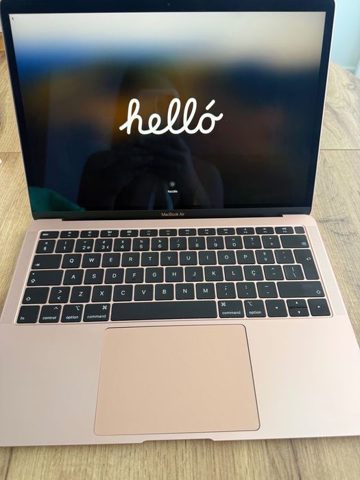 MacBook Air Retina 13" (2018) | Intel i5 | 8 GB RAM | 128 GB SSD