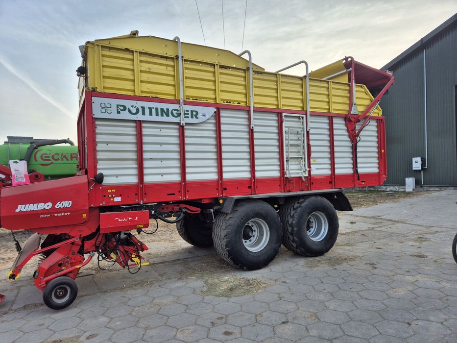 Przyczepa samozbierająca Pottinger Jumbo 6010