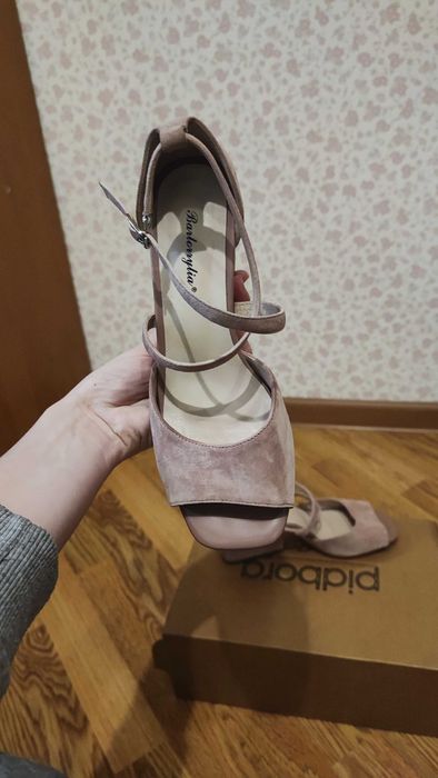 Босоніжки літні замшеві