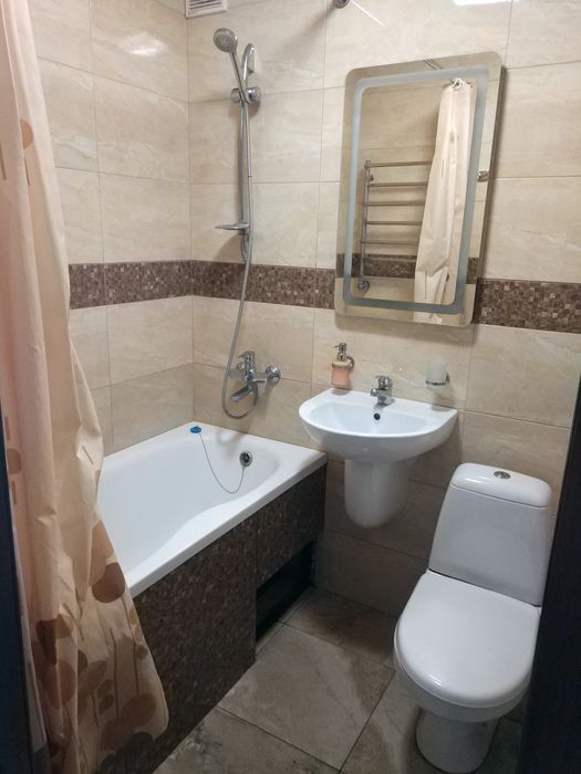 2 к квартира .  Дві окремі кімнати.Центр. Міська лікарня .ПогранАкадем