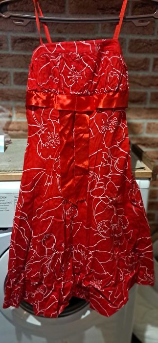 Сукні, футболки, джинси, куртки, спідниця