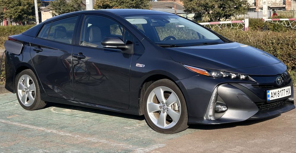 Оренда авто Prius prime 930грн