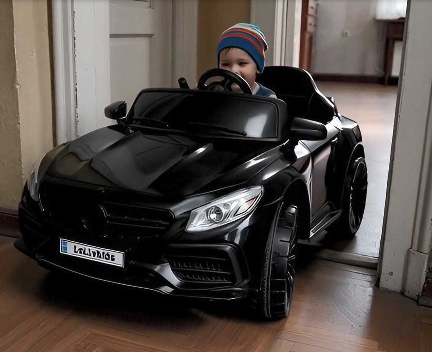 Дитячий електромобіль з пультом керування та м'яким сидінням бу