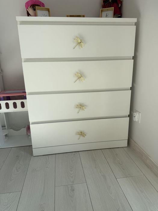Biała komoda 4 szuflady