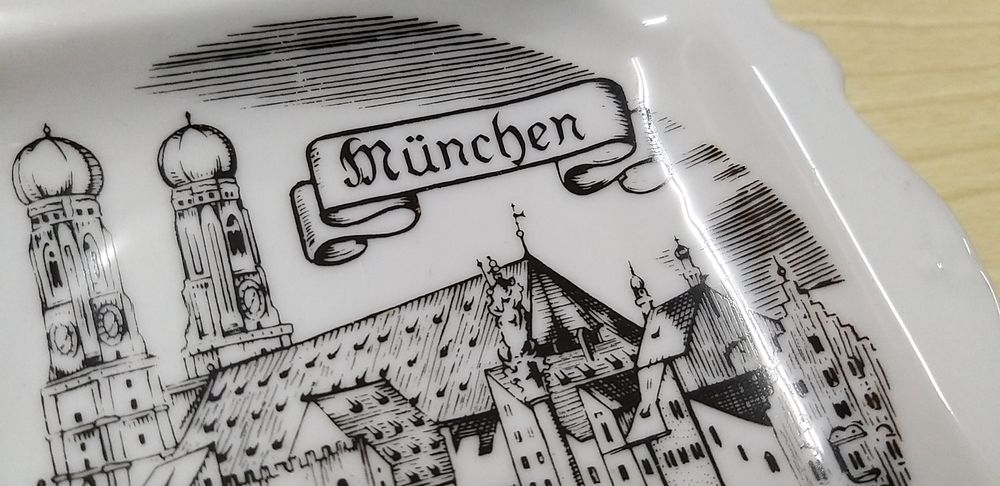 Prato Cinzeiro de  Munique.