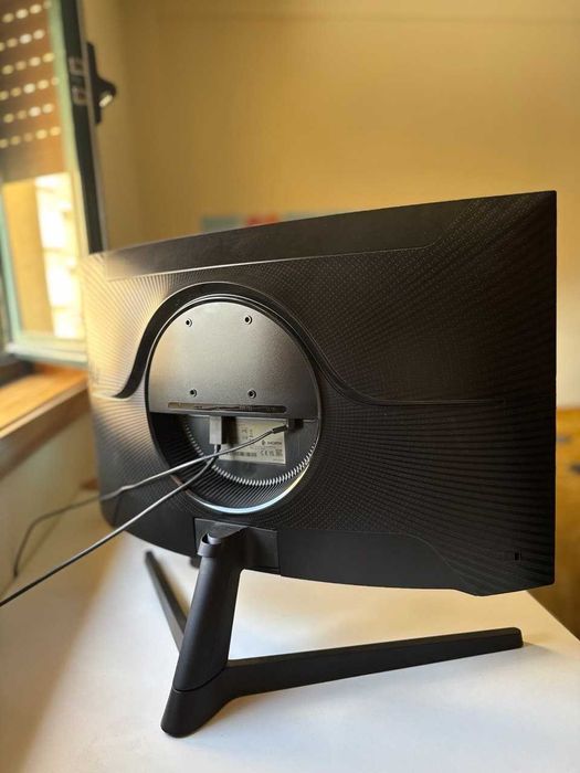 Gaming Monitor Curvo SAMSUNG Odyssey G55C