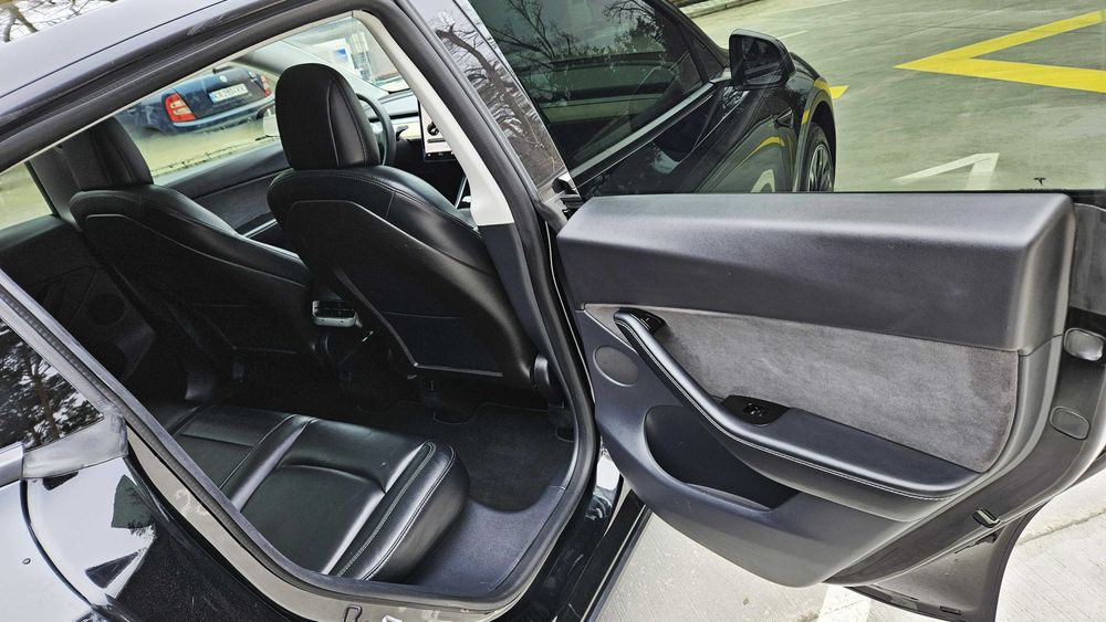 Tesla Model Y Long Range Dual Motor