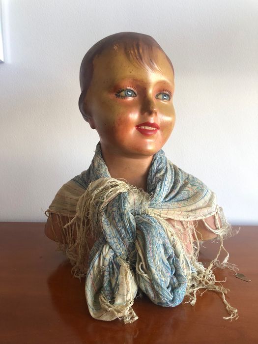 Busto ou manequim feminino antigo