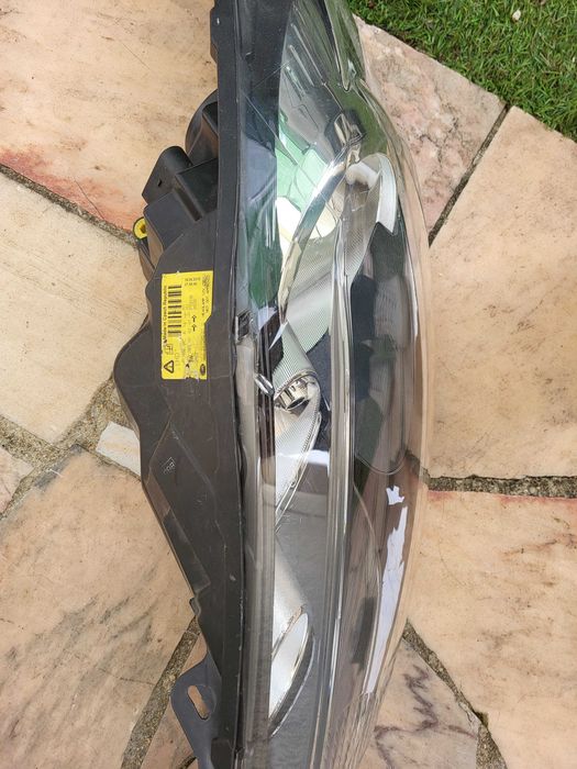 Farol Ford Fiesta 2008-2012  8A61-13W030-AJ