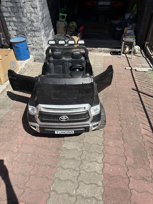 Toyota Tundra XXL dla 2 dzieci sterowana