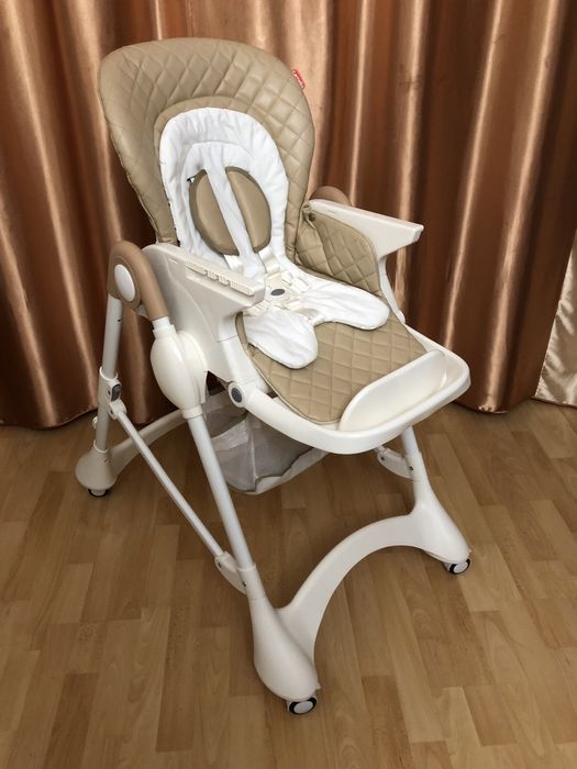 Продам детский стульчик для кормления CARRELLO Caramel CRL-9501