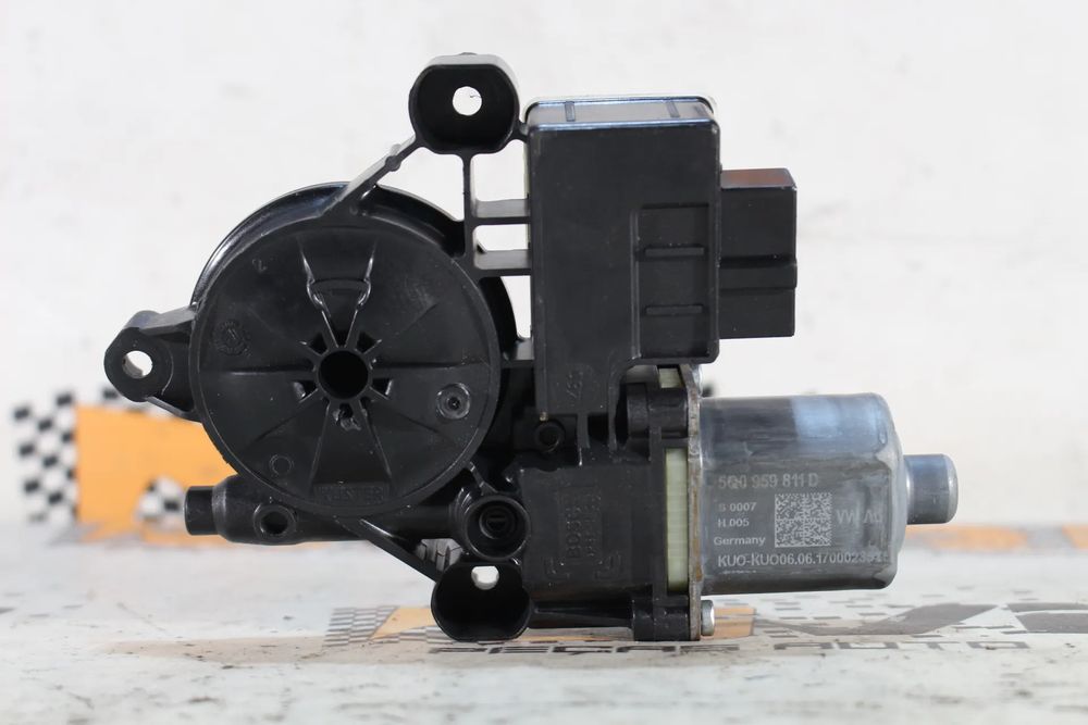 Motor vidro trás esquerdo VOLKSWAGEN Golf VII (5G1, BQ1, BE1, BE2)