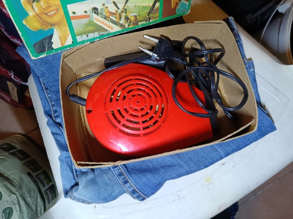 Stara suszarka do włosów z NRD