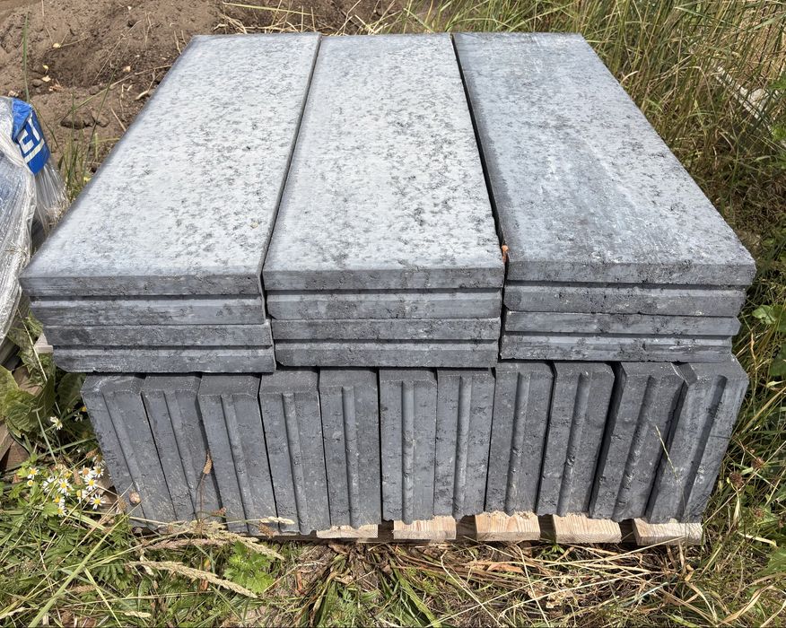 Obrzeże grafitowe Bruk-Bet 8 cm x 25 cm x 100 cm - 17 szt