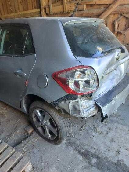 Uszkodzona Toyota Auris 1.6