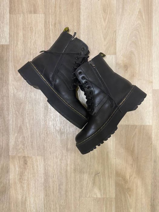 Нові зимові черевики