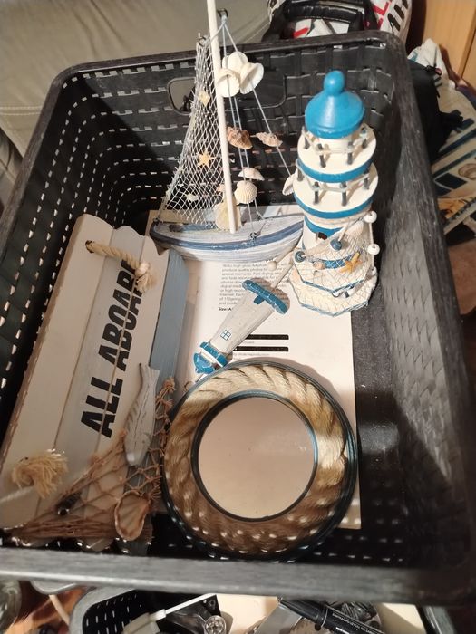 Akcesoria łazienkowe stylizowane morzem