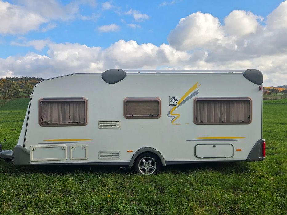 KNAUS AZUR 500  Przyczepa kempingowa KNAUS AZUR 500 CHEERS napęd, nowy przedsionek