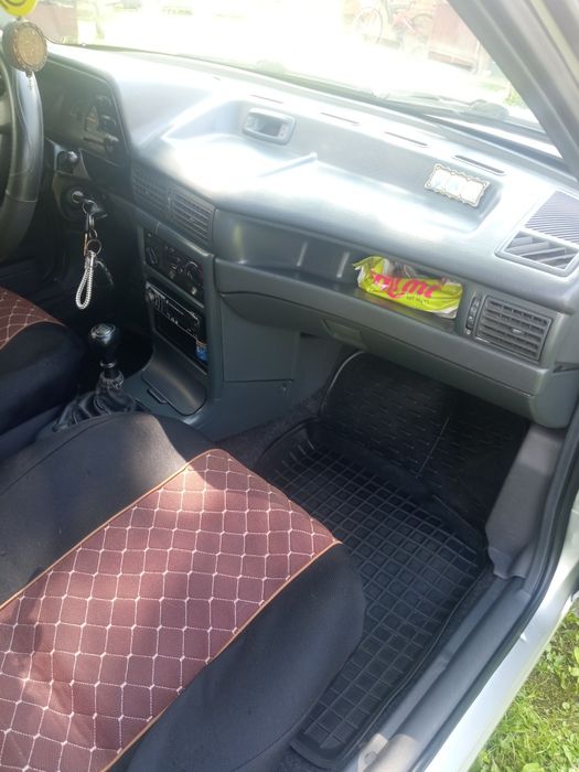 Автомобіль продаж