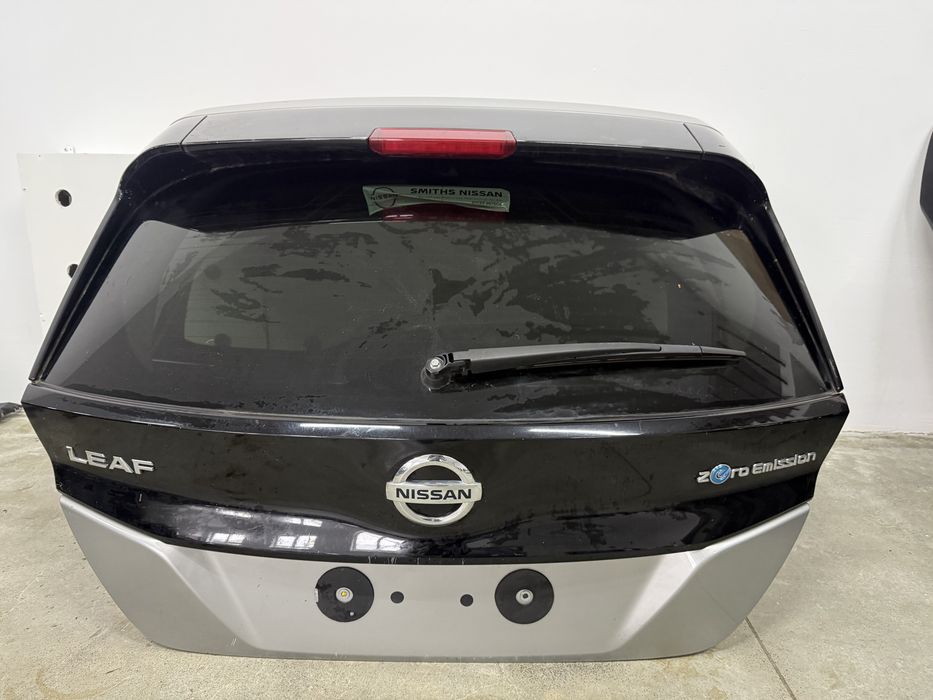 Ляда задня кришка багажніка , ніссан ліф , nissan leaf