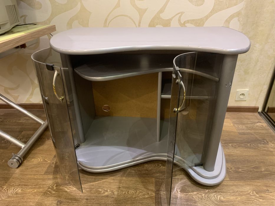 Тумбочка под телевизор