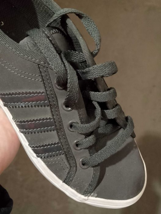 ADIDAS. Buty damskie.