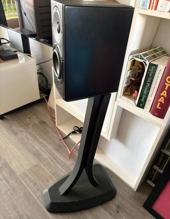 Colunas Audio Epilog Adut