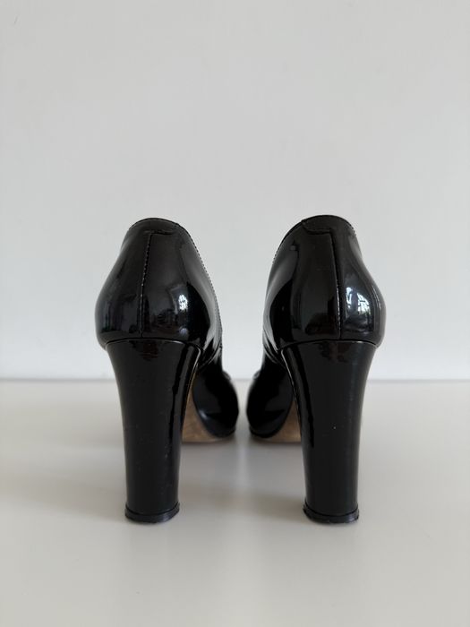 Simple Heels - buty lakierowane na obcasie