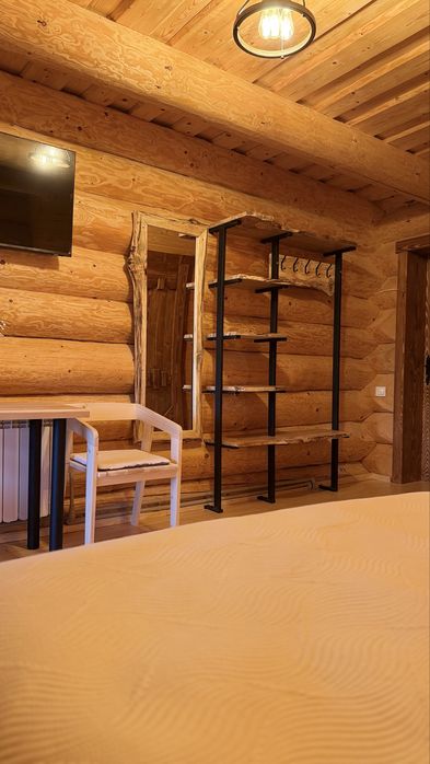 Котедж зі зрубу в Карпатах    12-17 осіб біля Буковеля