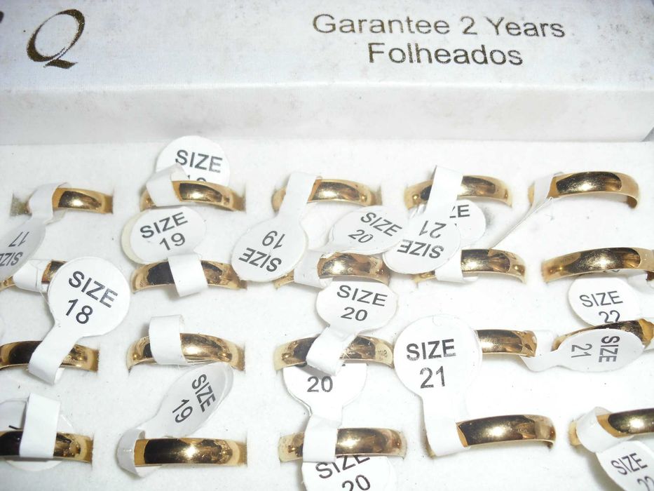 Alianças folheadas a ouro