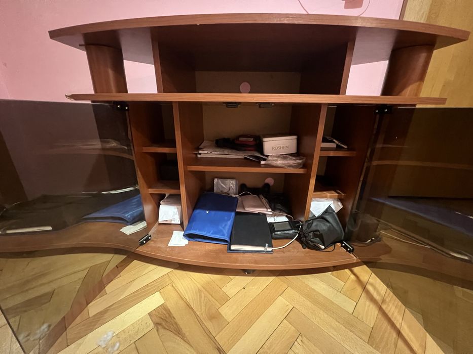 Тумбочка для телевізора