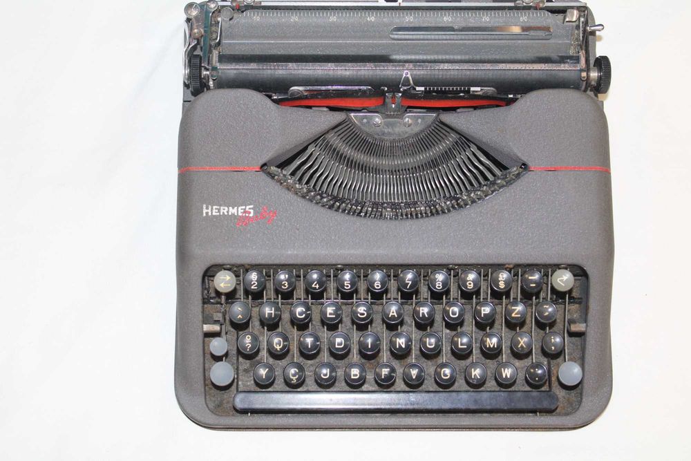 Máquina de escrever Hermes "Baby" anos 50\60