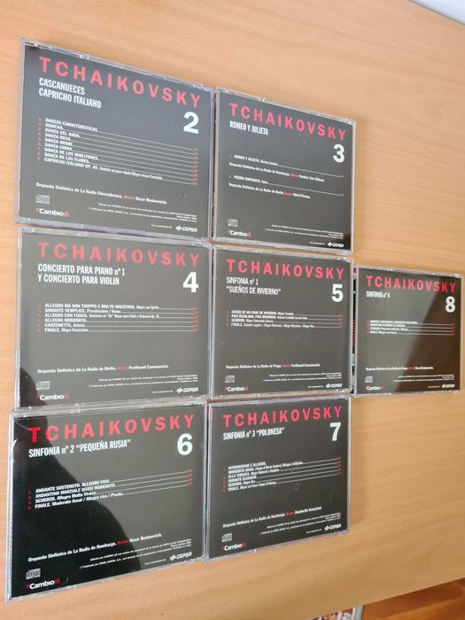 7 CDs audio com música de Tchaikovsky