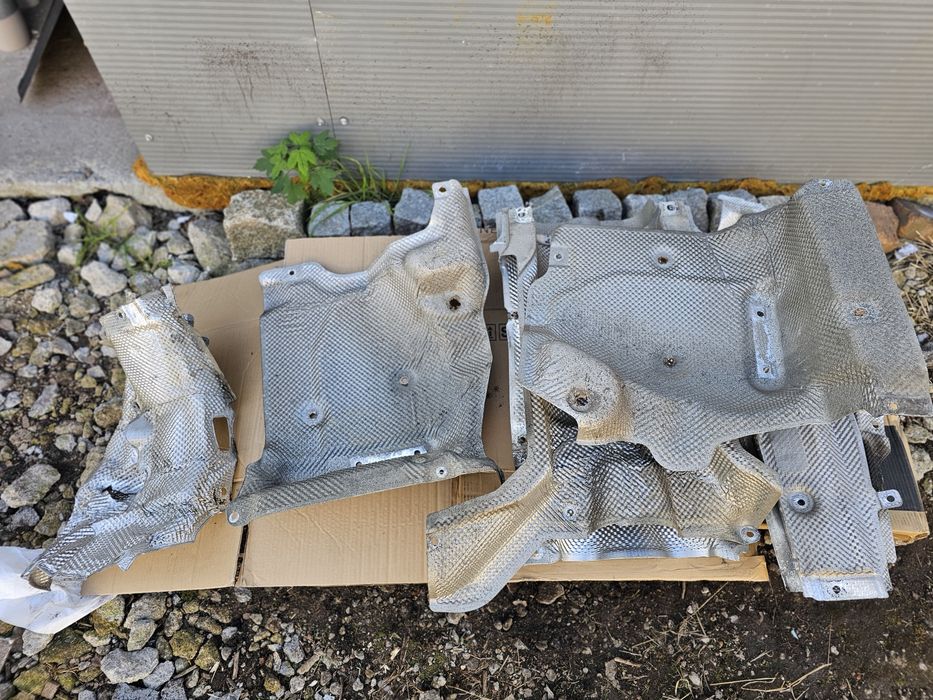 Bmw m3  e90 e92 e93 m3 s65b40 v8  osłona  termiczna komplet osłon  ter